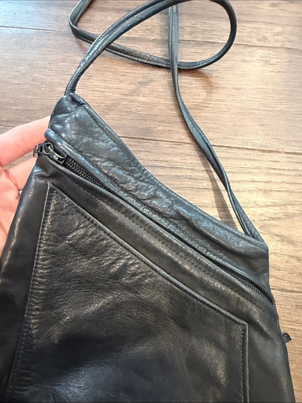 DAZ Crossbody by Thomas Leather in Black - C61-017
